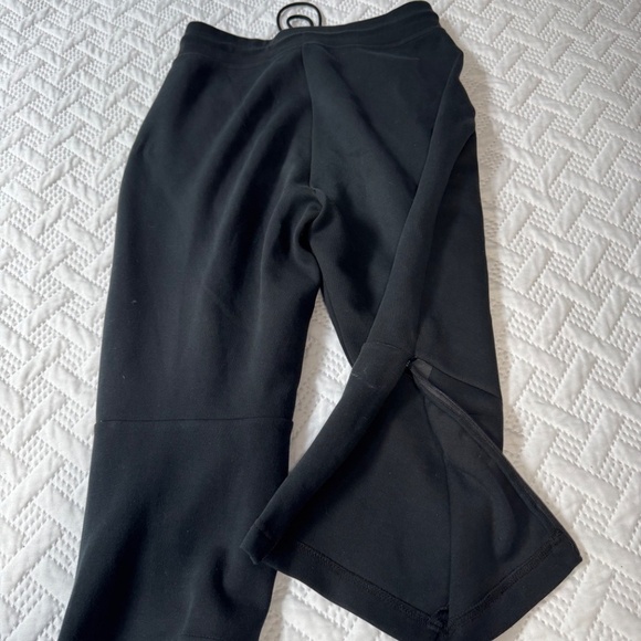 Nike Tech Fleece Black Size Small Man Woman Unisex Activwear Capris Joggers - Picture 6 of 10